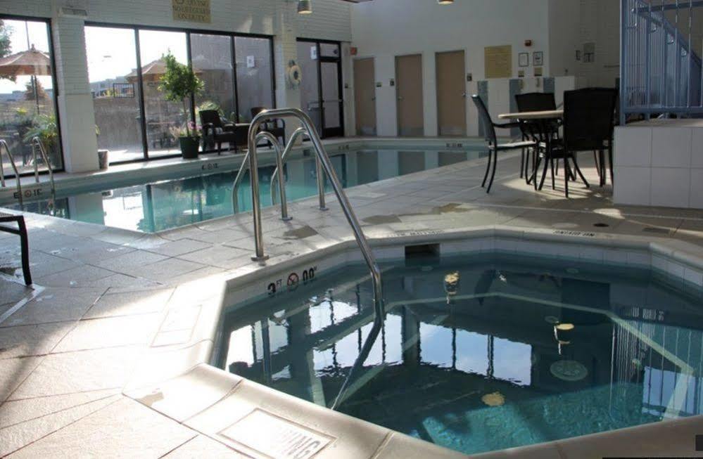 Doubletree By Hilton Pittsburgh Monroeville Convention Center מראה חיצוני תמונה